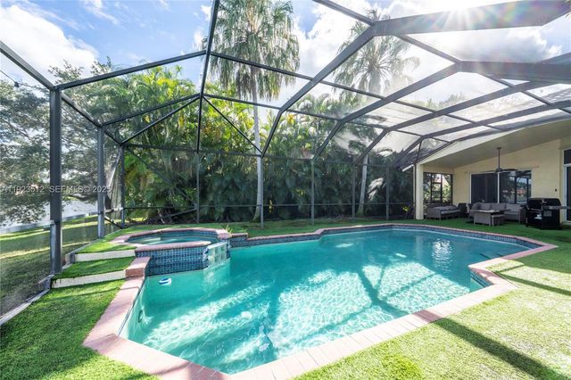 2994 Oakbrook Dr, Weston, FL 33332