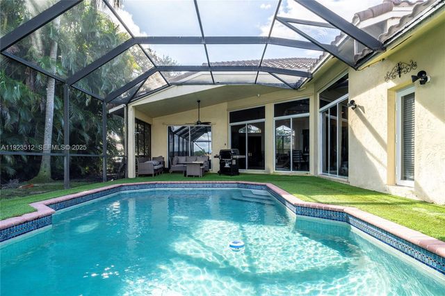 2994 Oakbrook Dr, Weston, FL 33332