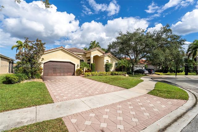 2994 Oakbrook Dr, Weston, FL 33332