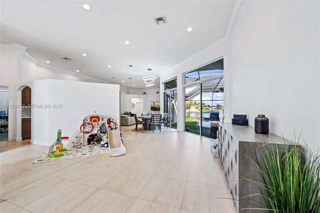 2994 Oakbrook Dr, Weston, FL 33332