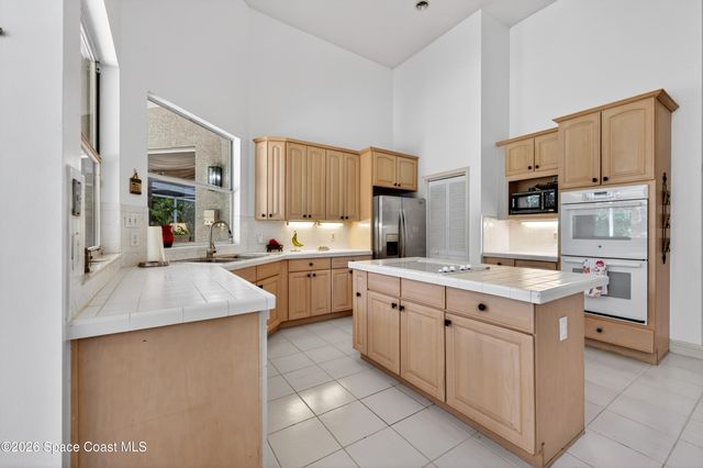 900 Bluegrass Lane, Rockledge, FL 32955
