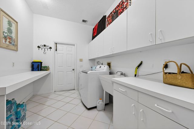900 Bluegrass Lane, Rockledge, FL 32955