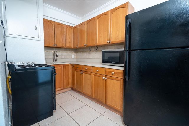 7435 Harding Ave 204, Miami Beach, FL 33141