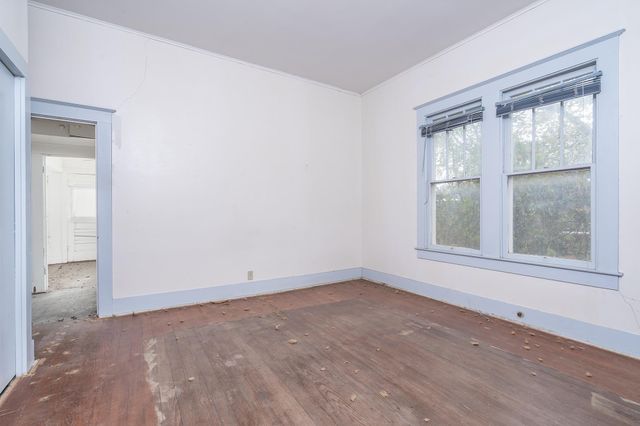 1621 S College ST, Georgetown, TX 78626