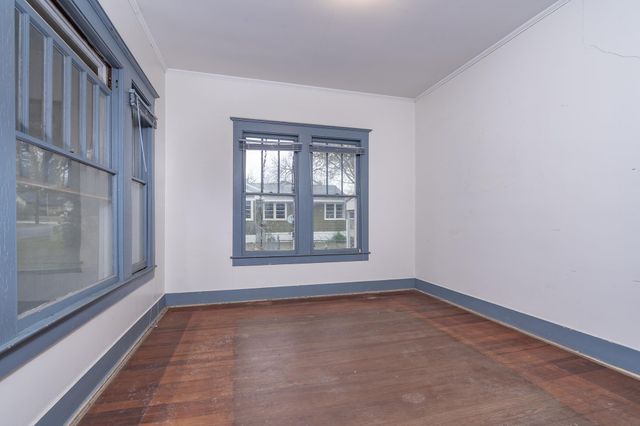 1621 S College ST, Georgetown, TX 78626