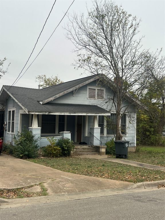 1621 S College ST, Georgetown, TX 78626