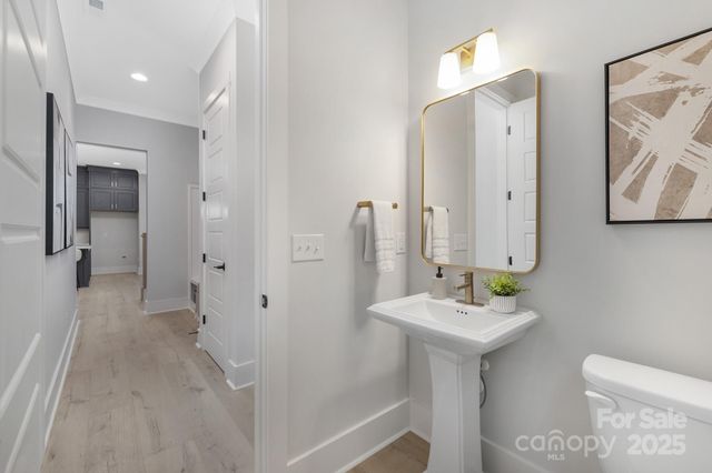 600 Campus Street, Charlotte, NC 28216