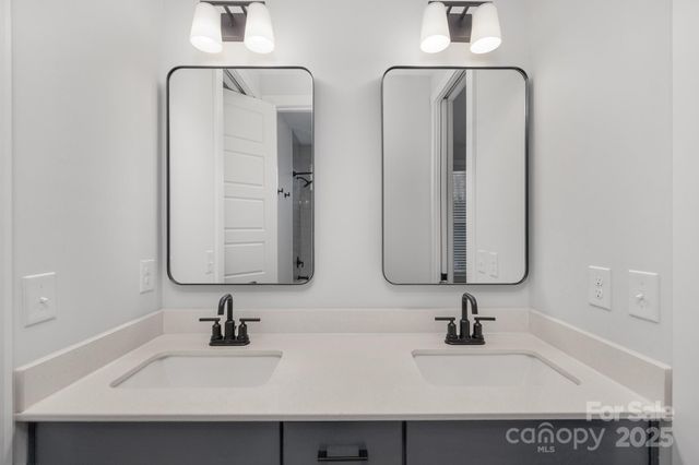 600 Campus Street, Charlotte, NC 28216