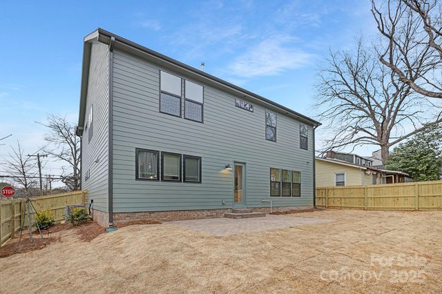 600 Campus Street, Charlotte, NC 28216