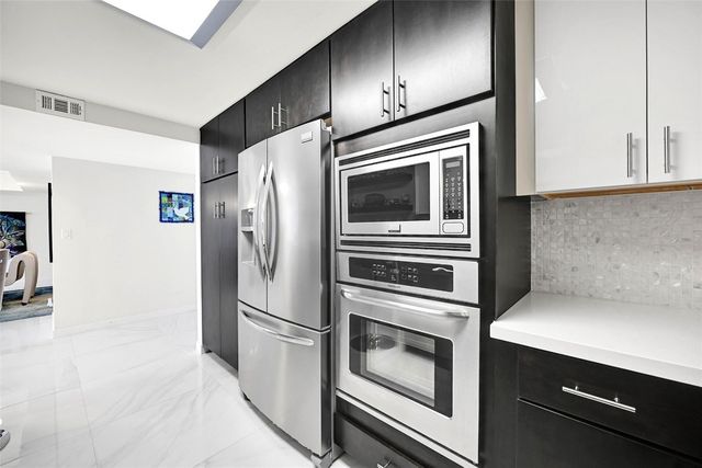 1880 S Ocean Drive TS-601, Hallandale Beach, FL 33009