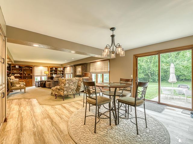 1065 Hollywood Drive, Monroe, MI 48162