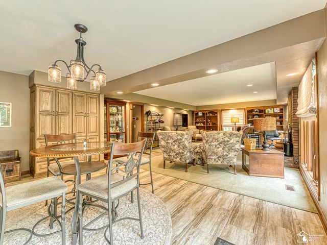 1065 Hollywood Drive, Monroe, MI 48162