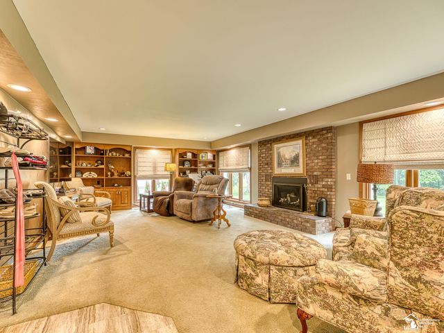 1065 Hollywood Drive, Monroe, MI 48162