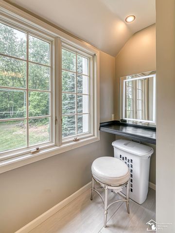 1065 Hollywood Drive, Monroe, MI 48162