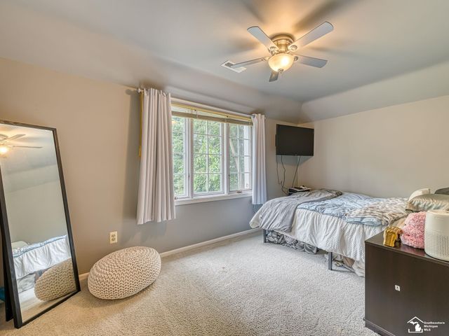 1065 Hollywood Drive, Monroe, MI 48162