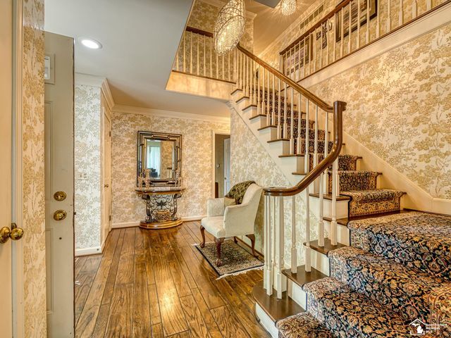 1065 Hollywood Drive, Monroe, MI 48162