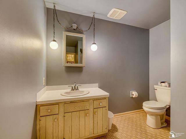 1065 Hollywood Drive, Monroe, MI 48162
