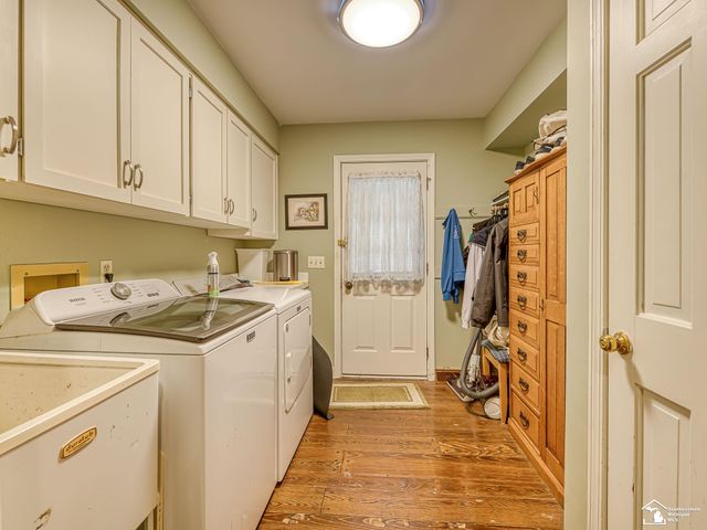 1065 Hollywood Drive, Monroe, MI 48162