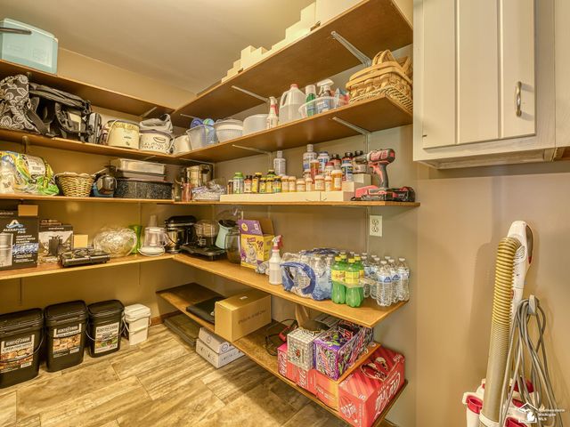 1065 Hollywood Drive, Monroe, MI 48162