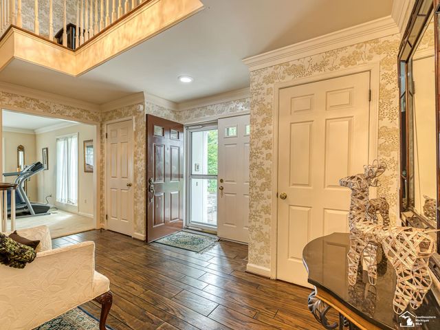 1065 Hollywood Drive, Monroe, MI 48162