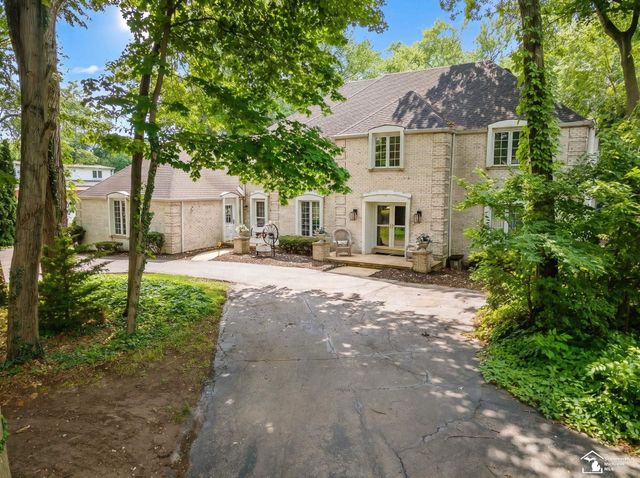 1065 Hollywood Drive, Monroe, MI 48162