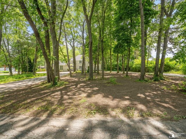 1065 Hollywood Drive, Monroe, MI 48162