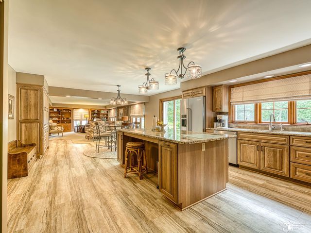 1065 Hollywood Drive, Monroe, MI 48162