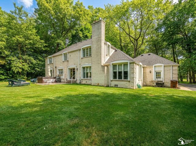 1065 Hollywood Drive, Monroe, MI 48162