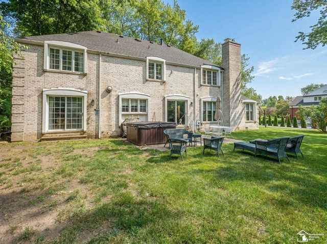 1065 Hollywood Drive, Monroe, MI 48162