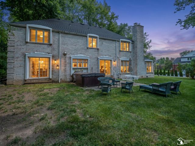 1065 Hollywood Drive, Monroe, MI 48162