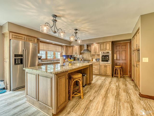 1065 Hollywood Drive, Monroe, MI 48162