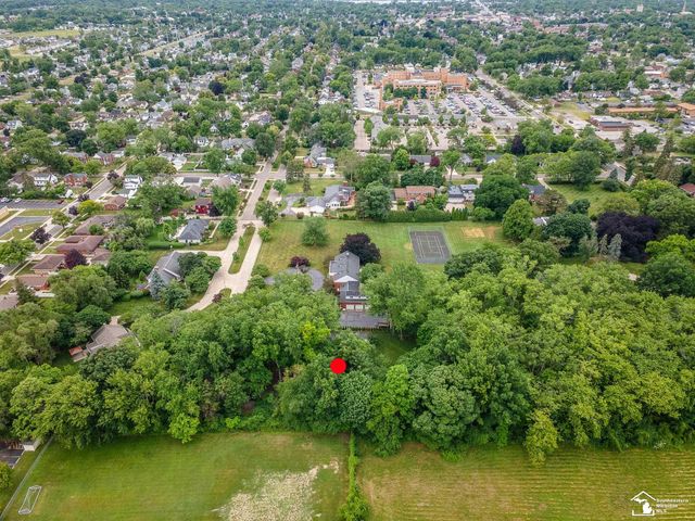 1065 Hollywood Drive, Monroe, MI 48162