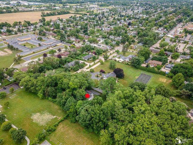 1065 Hollywood Drive, Monroe, MI 48162