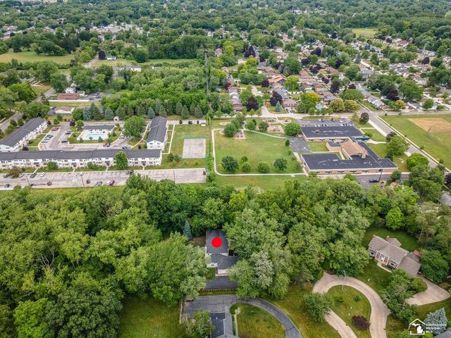 1065 Hollywood Drive, Monroe, MI 48162