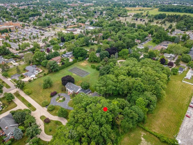 1065 Hollywood Drive, Monroe, MI 48162