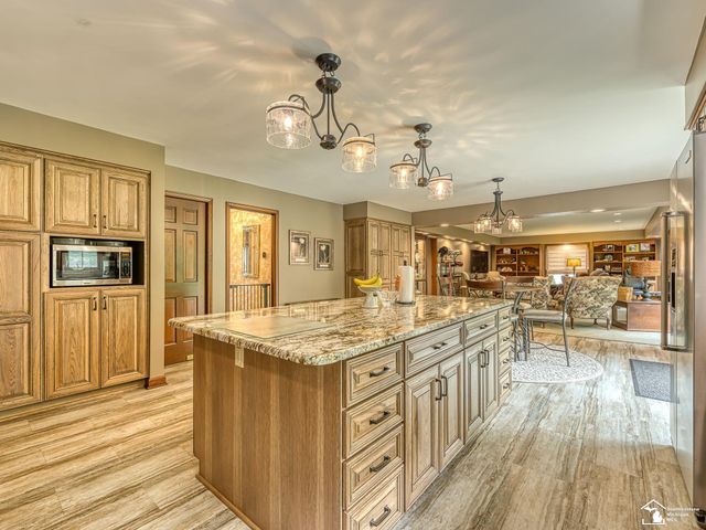 1065 Hollywood Drive, Monroe, MI 48162