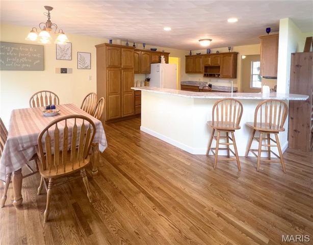 1524 Caleb Court, Swansea, IL 62226