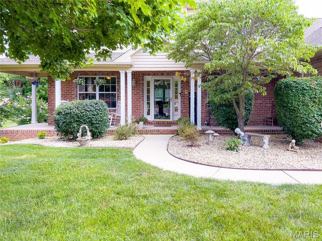 1524 Caleb Court, Swansea, IL 62226