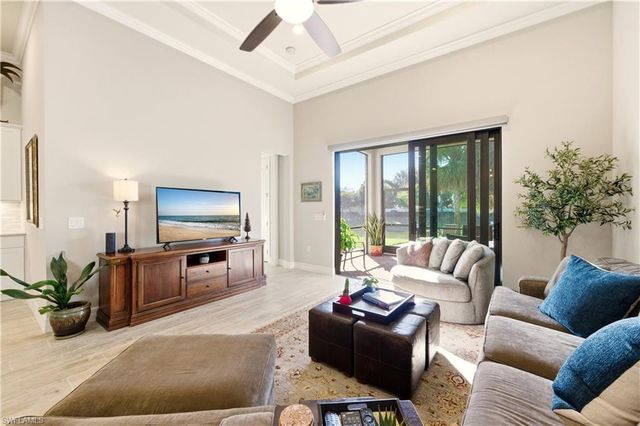 7253 Wilton DR, Naples, FL 34109