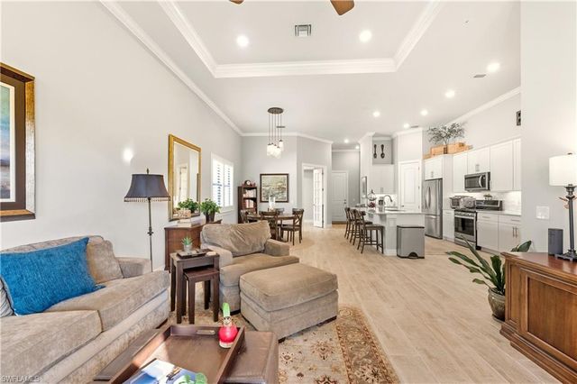 7253 Wilton DR, Naples, FL 34109