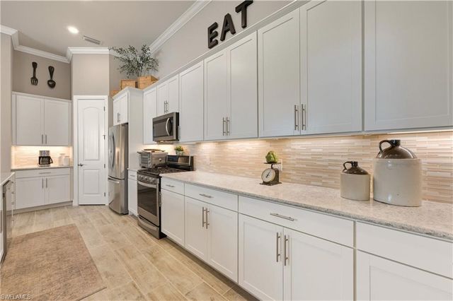 7253 Wilton DR, Naples, FL 34109