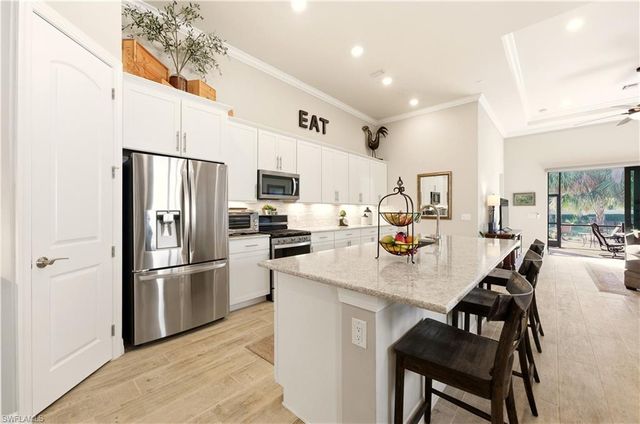 7253 Wilton DR, Naples, FL 34109