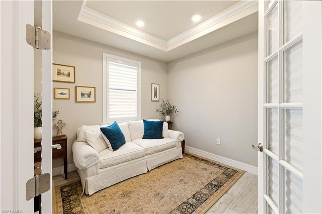 7253 Wilton DR, Naples, FL 34109