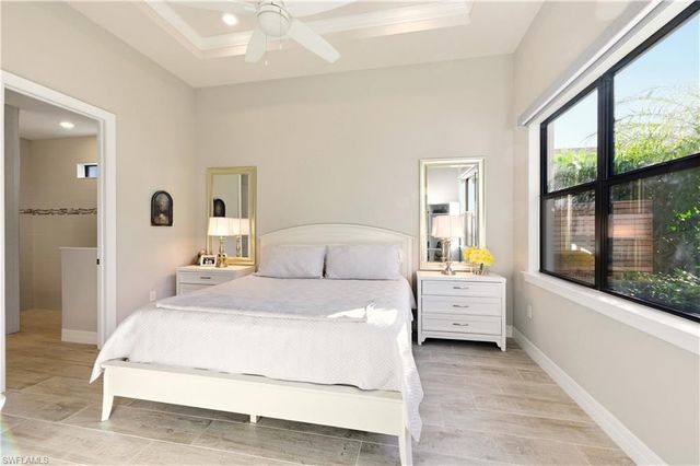 7253 Wilton DR, Naples, FL 34109