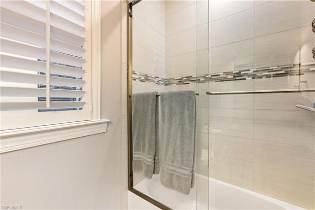 7253 Wilton DR, Naples, FL 34109