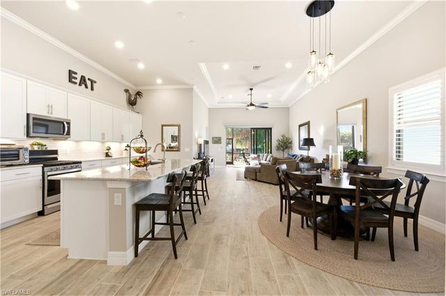 7253 Wilton DR, Naples, FL 34109