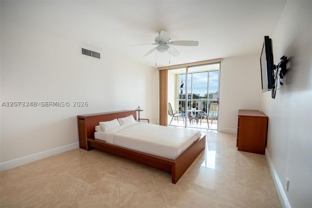 2000 Atlantic Shores Blvd 420, Hallandale Beach, FL 33009