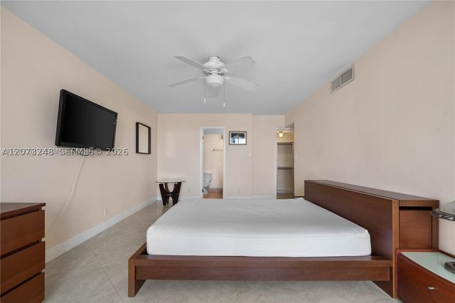 2000 Atlantic Shores Blvd 420, Hallandale Beach, FL 33009