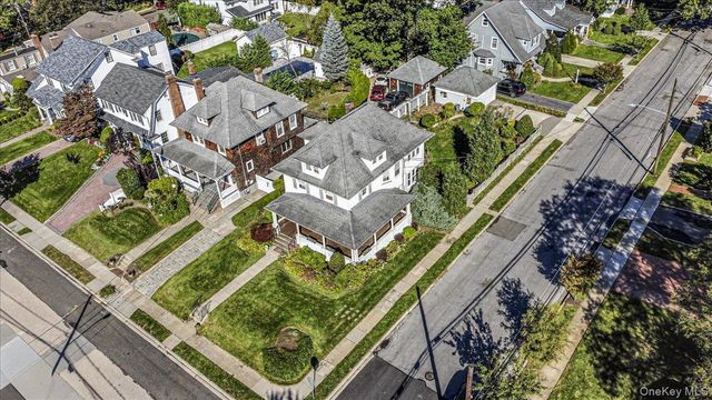 63 Shellbank Place, Rockville Centre, NY 11570