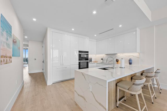 220 Lake Shore Drive 1410, Lake Park, FL 33403